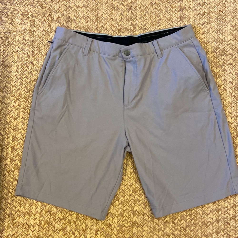 Men’s grey shorts